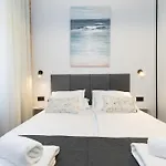 Deluxe Nila Апартаменты Сплит